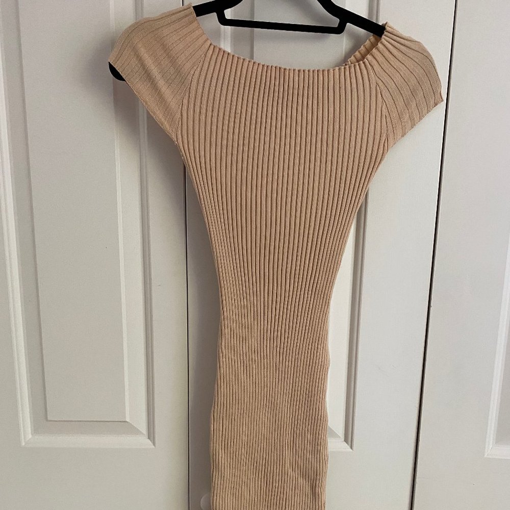 Solemio Ribbed Midi Dress
